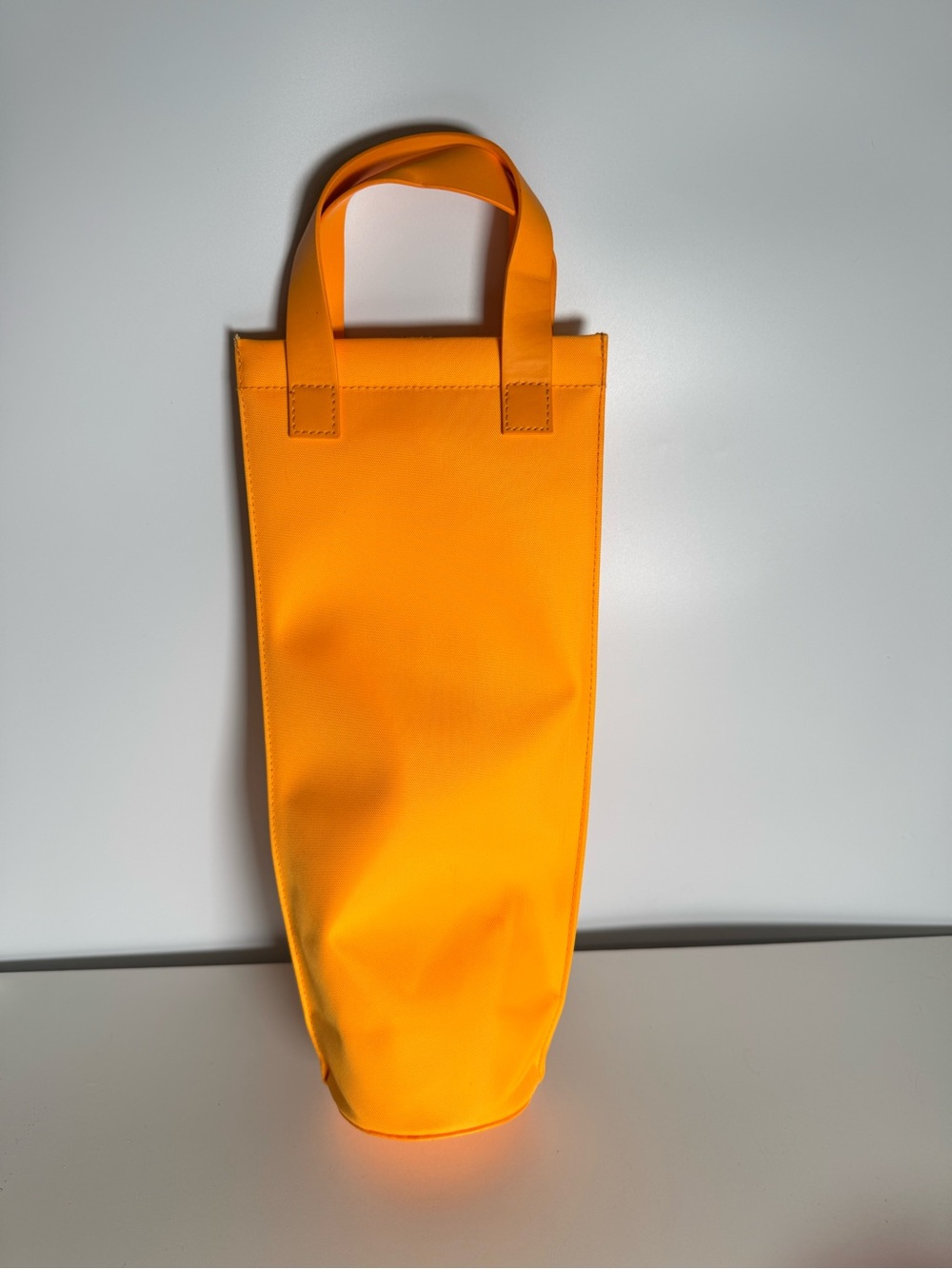 Veuve Clicquot Champagne Insulated Tote Travel Gift Bag - Picture 2 of 2